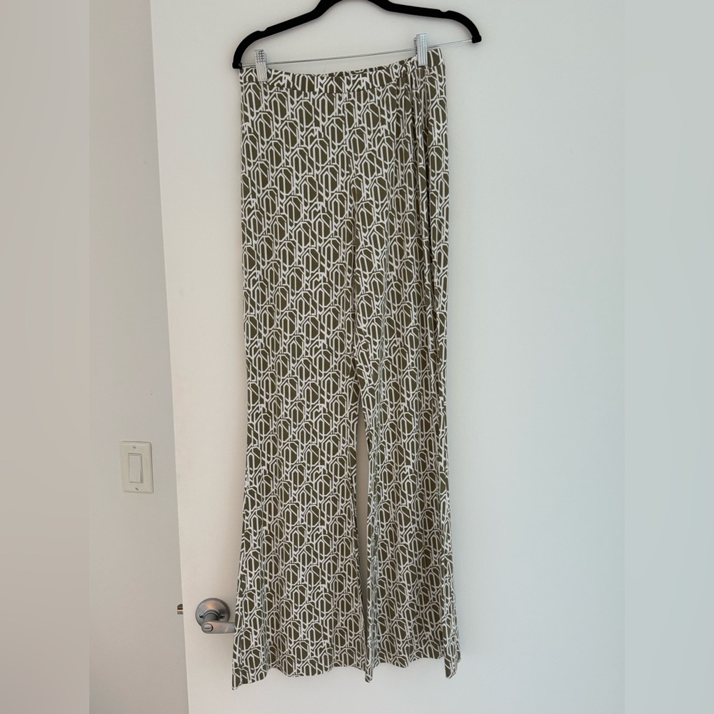 Diane Von Furstenberg Olive and White Geometric Pants